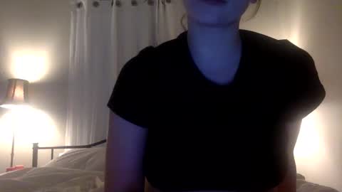 Snapshot of rose202555555 chatting on September 20, 2025, 7:42 am Rose online show from September 20, 2025, 7:42 am