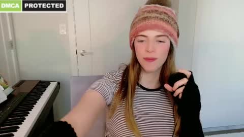 rose77782 online show from January 17, 2025, 7:16 pm