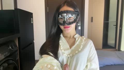 rose_ah online show from April 10, 2026, 4:50 am