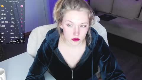 Snapshot of rose_brooks chatting on June 1, 2026, 8:21 pm Rose but u can call me princess online show from June 1, 2026, 8:21 pm