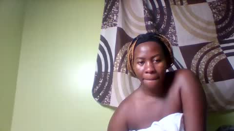 Snapshot of rose_coco chatting on October 14, 2025, 1:17 am rose_coco online show from October 14, 2025, 1:17 am