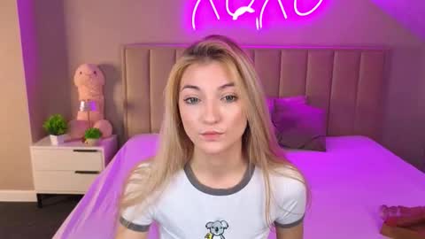 Kimberlly online show from January 13, 2026, 1:22 am