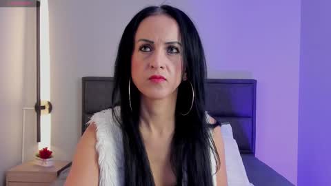 Snapshot of rose_more__ chatting on September 18, 2025, 12:18 pm Rose online show from September 18, 2025, 12:18 pm