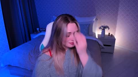 Rose online show from December 3, 2024, 1:43 pm