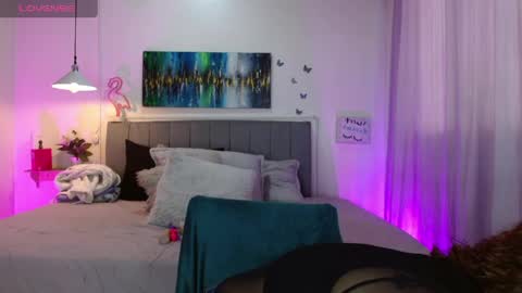 Rose  online show from April 20, 2026, 1:25 pm