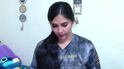 rose_towers4 online show from April 21, 2026, 12:01 am