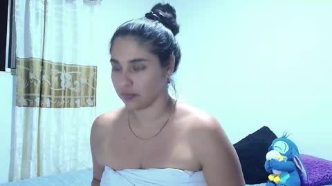 rose_towers4 online show from April 26, 2026, 2:42 am