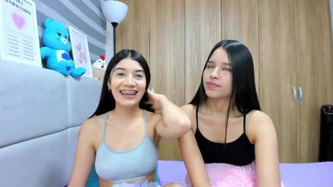 Snapshot of roseandmiah chatting on May 31, 2026, 3:58 am Rose y Miah online show from May 31, 2026, 3:58 am