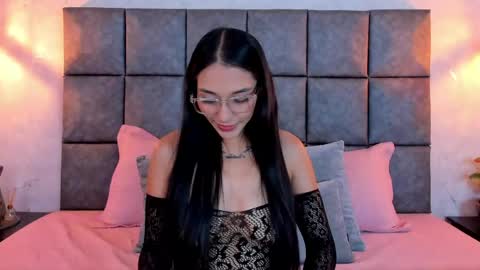 Snapshot of roseaurora chatting on April 27, 2026, 11:19 am roseaurora online show from April 27, 2026, 11:19 am