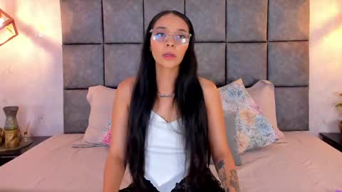 Snapshot of roseaurora chatting on June 5, 2026, 10:43 am roseaurora online show from June 5, 2026, 10:43 am