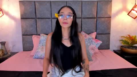 Snapshot of roseaurora chatting on June 7, 2026, 10:41 am roseaurora online show from June 7, 2026, 10:41 am
