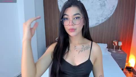 Snapshot of rosecassie chatting on May 23, 2026, 1:04 pm Rose online show from May 23, 2026, 1:04 pm