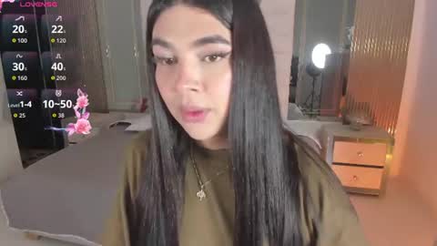 Snapshot of rosecassie chatting on June 24, 2026, 1:43 pm Rose online show from June 24, 2026, 1:43 pm