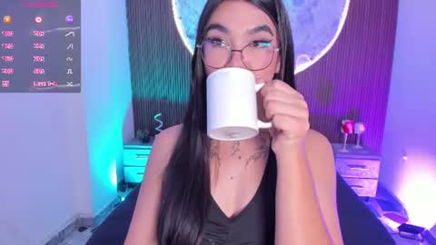 Snapshot of rosecassie chatting on July 7, 2026, 12:42 pm Rose online show from July 7, 2026, 12:42 pm