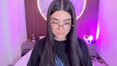 Snapshot of rosecassie chatting on July 15, 2026, 1:38 pm Rose online show from July 15, 2026, 1:38 pm