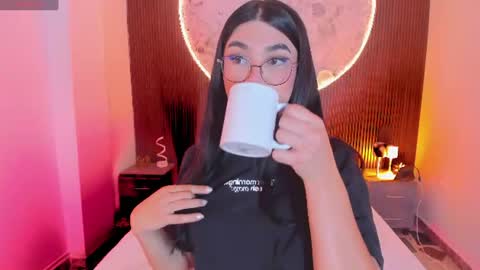 Snapshot of rosecassie chatting on July 17, 2026, 1:18 pm Rose online show from July 17, 2026, 1:18 pm