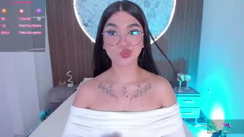 Snapshot of rosecassie chatting on July 24, 2026, 9:46 pm Rose online show from July 24, 2026, 9:46 pm