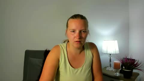 Snapshot of rosehypnotic chatting on May 21, 2026, 5:42 pm Rose online show from May 21, 2026, 5:42 pm