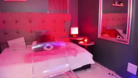 roseliin online show from November 20, 2025, 11:32 am