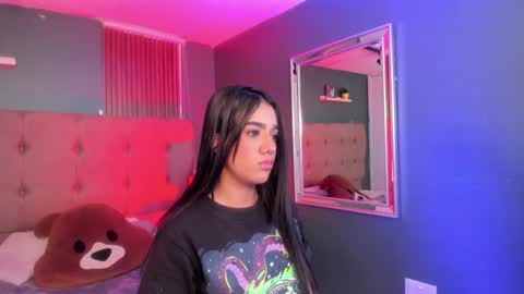 roseliin online show from November 21, 2025, 11:53 am