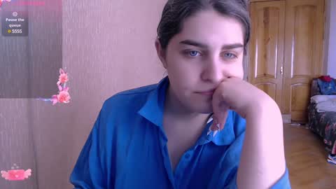 Snapshot of roselina_ chatting on January 11, 2025, 10:08 am Rose online show from January 11, 2025, 10:08 am