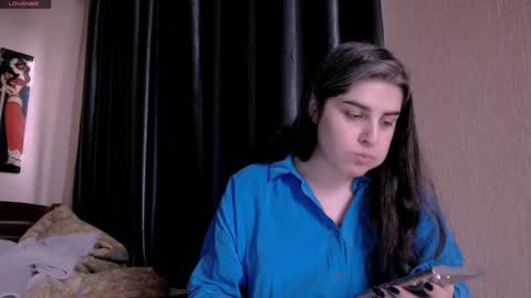 Snapshot of roselina_ chatting on February 19, 2025, 8:12 am Rose online show from February 19, 2025, 8:12 am