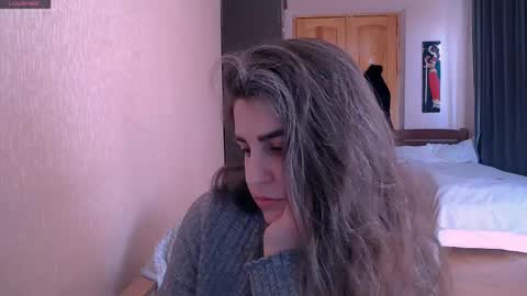 Snapshot of roselina_ chatting on February 28, 2025, 9:25 am Rose online show from February 28, 2025, 9:25 am
