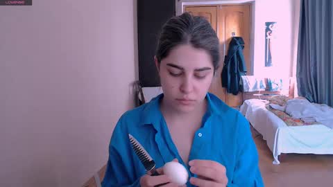 Snapshot of roselina_ chatting on March 9, 2025, 6:50 am Rose online show from March 9, 2025, 6:50 am