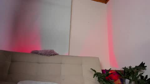 Snapshot of roselinedior chatting on December 23, 2024, 4:50 pm Lyla OF roselinedior online show from December 23, 2024, 4:50 pm