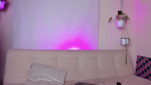 Snapshot of roselinedior chatting on February 6, 2025, 6:24 pm Lyla OF roselinedior online show from February 6, 2025, 6:24 pm