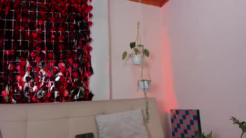 Snapshot of roselinedior chatting on February 10, 2025, 2:05 pm Lyla OF roselinedior online show from February 10, 2025, 2:05 pm