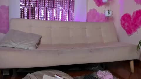 Snapshot of roselinedior chatting on February 18, 2025, 11:30 pm Lyla OF roselinedior online show from February 18, 2025, 11:30 pm