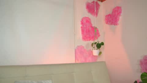 Snapshot of roselinedior chatting on March 9, 2025, 2:54 pm Lyla OF roselinedior online show from March 9, 2025, 2:54 pm