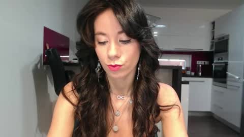 Rose online show from November 23, 2025, 1:44 pm