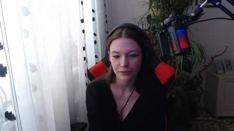 Lina online show from April 4, 2026, 11:29 am