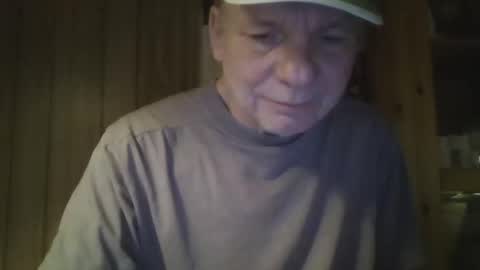 roses2u1958 online show from February 4, 2025, 3:44 am