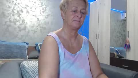 Lovepinklilly online show from December 30, 2024, 5:13 pm