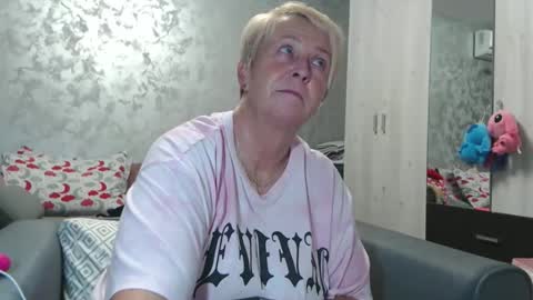 Lovepinklilly online show from September 23, 2025, 5:05 pm