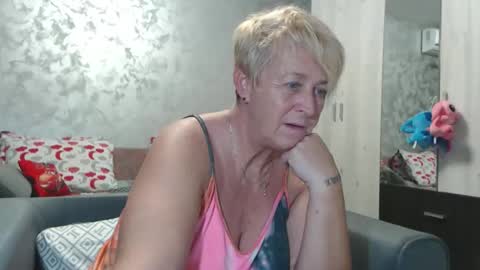 Lovepinklilly online show from September 25, 2025, 5:16 pm