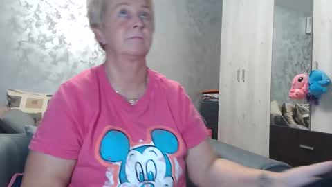 Lovepinklilly online show from October 11, 2025, 4:49 pm