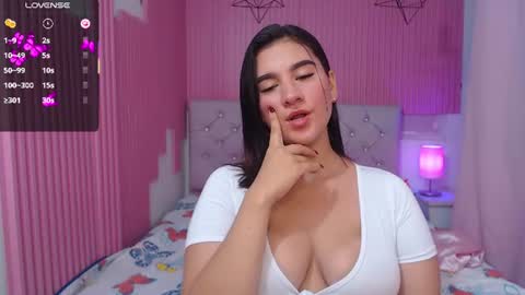 Snapshot of roses_liittle_ chatting on July 1, 2026, 11:37 pm roses_liittle_ online show from July 1, 2026, 11:37 pm