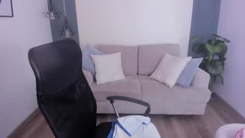 Snapshot of rosetaylorla chatting on July 4, 2026, 2:01 pm Rose Taylor online show from July 4, 2026, 2:01 pm