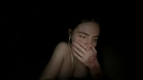 Snapshot of roseyla1 chatting on July 7, 2026, 6:47 am roseyla1 online show from July 7, 2026, 6:47 am