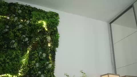 Snapshot of roshen_amira chatting on June 15, 2026, 2:58 am Amii online show from June 15, 2026, 2:58 am