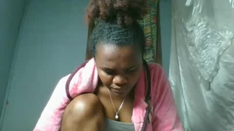 Snapshot of rosia22 chatting on October 7, 2025, 1:03 am rosia22 online show from October 7, 2025, 1:03 am