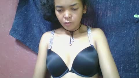 rosia685234 online show from March 4, 2025, 8:35 am