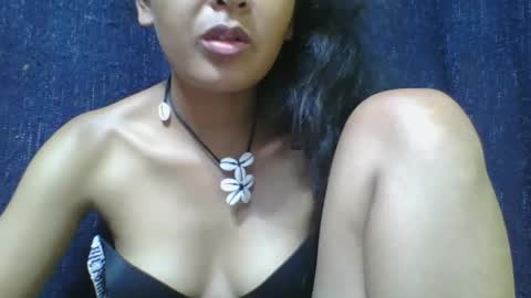 rosia685234 online show from March 8, 2025, 7:20 pm