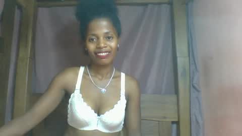 Snapshot of rosiahot1 chatting on February 19, 2025, 8:52 pm rosia online show from February 19, 2025, 8:52 pm