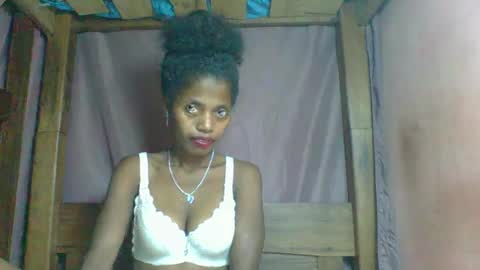 Snapshot of rosiahot1 chatting on February 27, 2025, 6:18 am rosia online show from February 27, 2025, 6:18 am