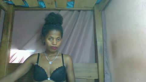 Snapshot of rosiahot1 chatting on March 1, 2025, 8:42 pm rosia online show from March 1, 2025, 8:42 pm